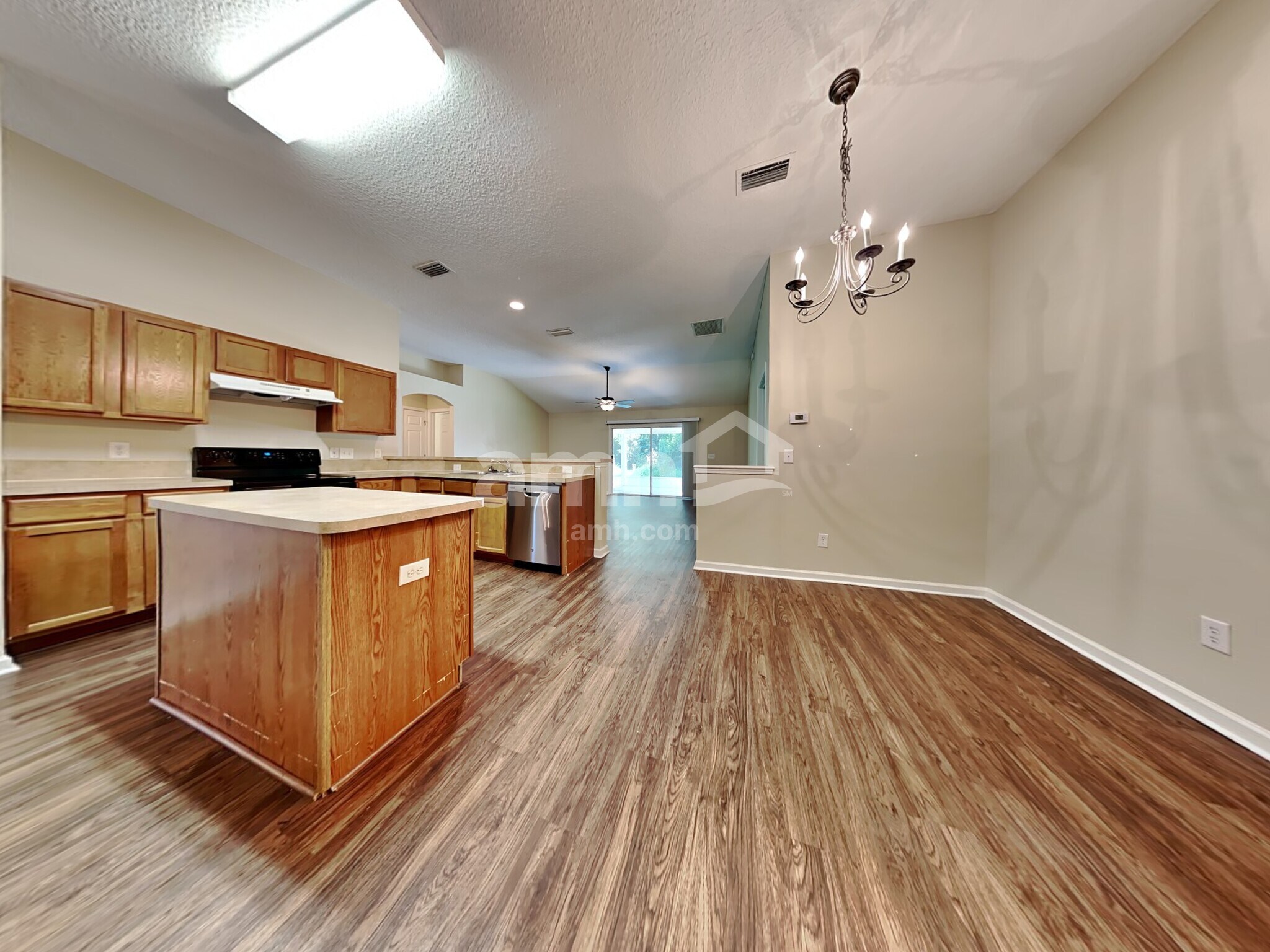Building Photo - 7152 Rapid River Dr N