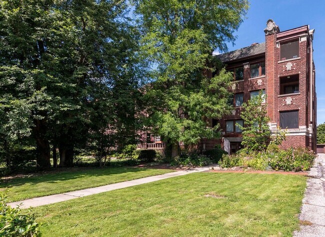 Building Photo - 2673 Euclid Heights Blvd