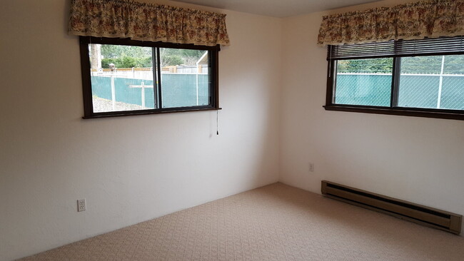 Building Photo - 2 bed, 2 bath, 2 car garage in Agnew
