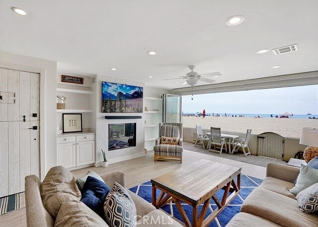 Building Photo - 3312 W Oceanfront