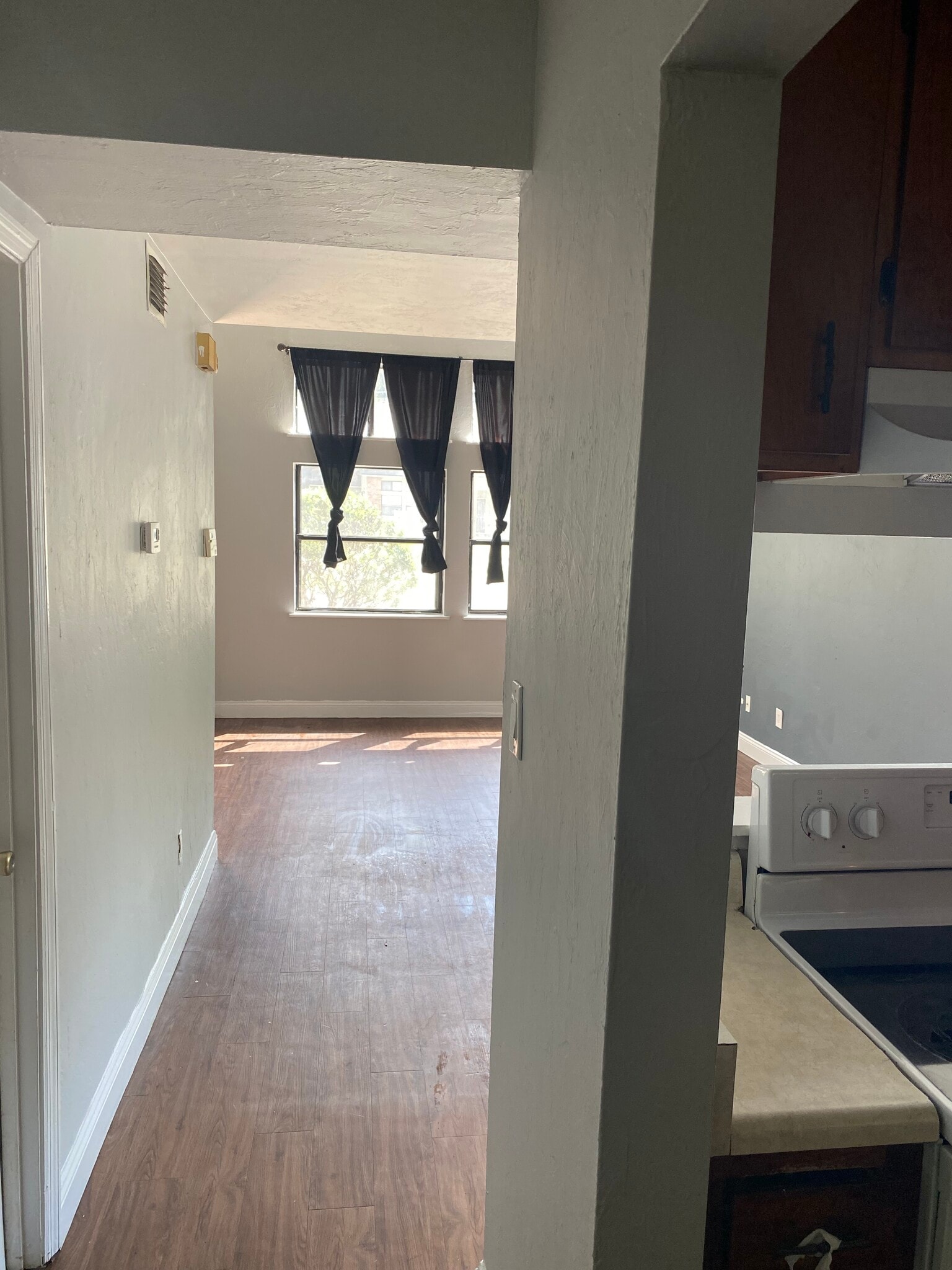 Building Photo - 1858 Nekoma Ct