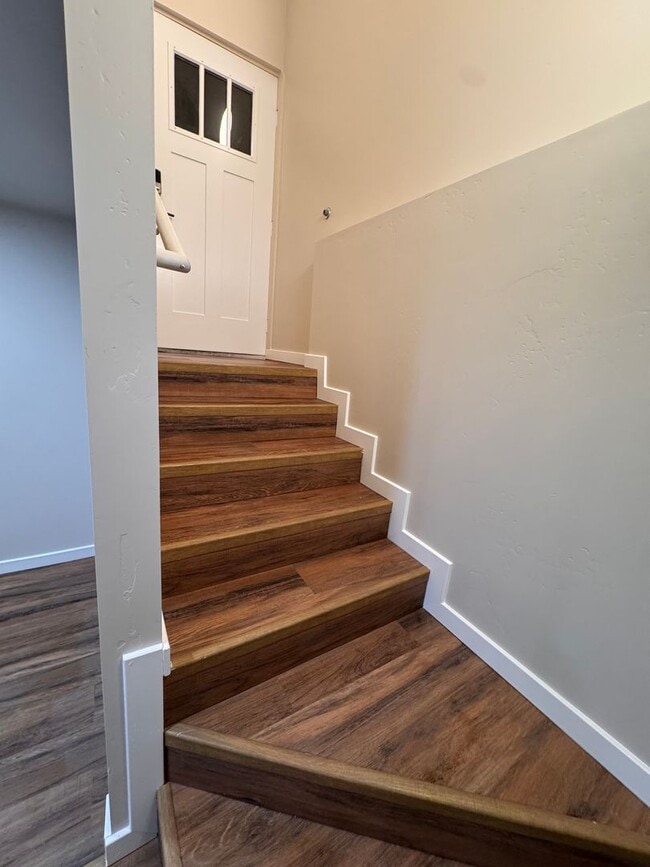 Building Photo - Newly Remodeled Duplex