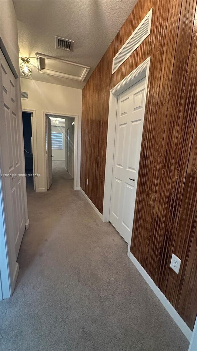 Building Photo - 3423 W 110th St