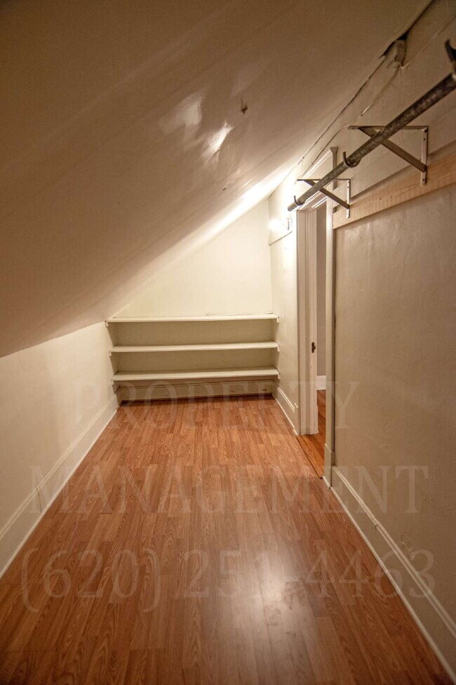 Building Photo - 4-Bedroom 2-Bathroom + Bonus Room