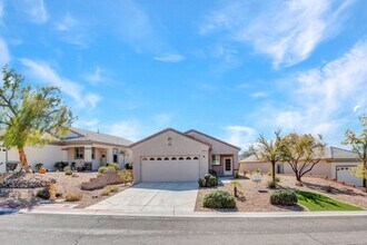 Building Photo - Beautifully upgraded 2Bed 2Bath in Solera Anthem 55+