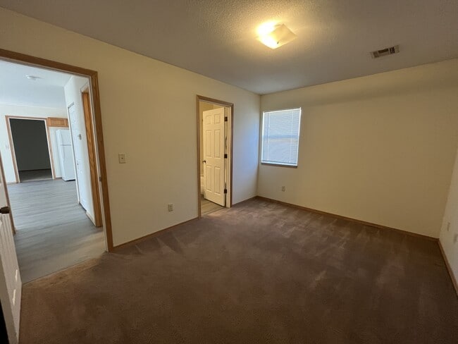 Building Photo - 2937 W Elm St