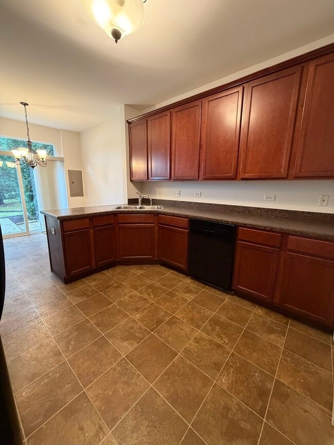 Building Photo - 4917 Montauk Dr