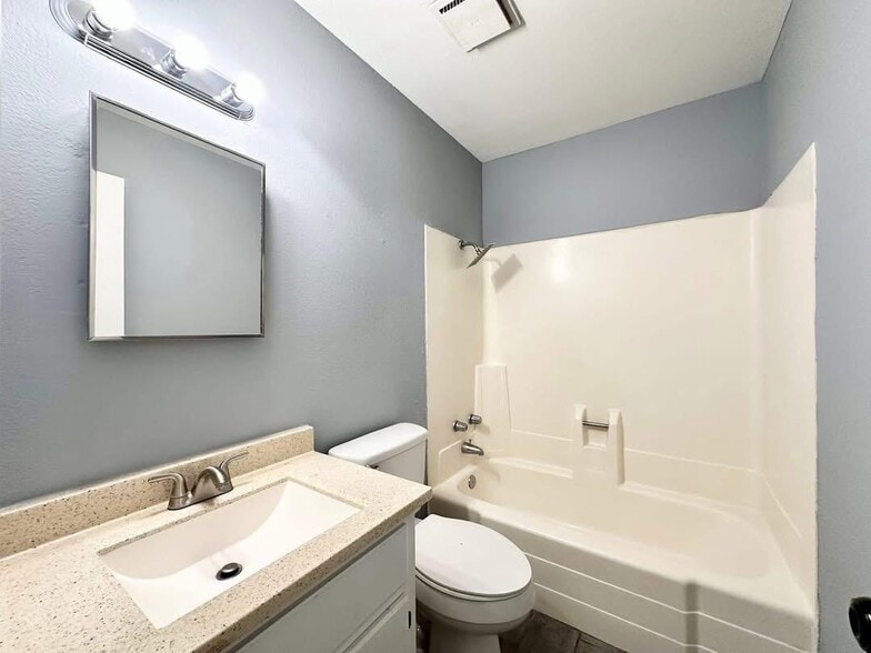 Building Photo - Maple Manor Apartments