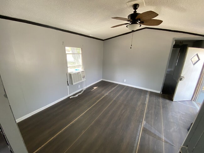 Building Photo - MOBILE HOME FOR RENT