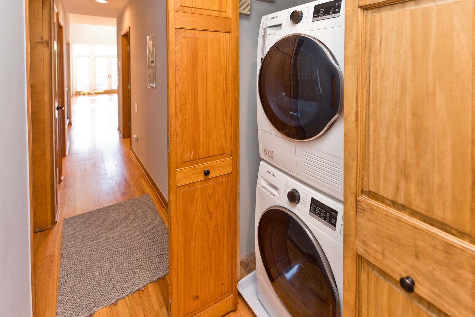 Building Photo - 2338 N Greenview Ave