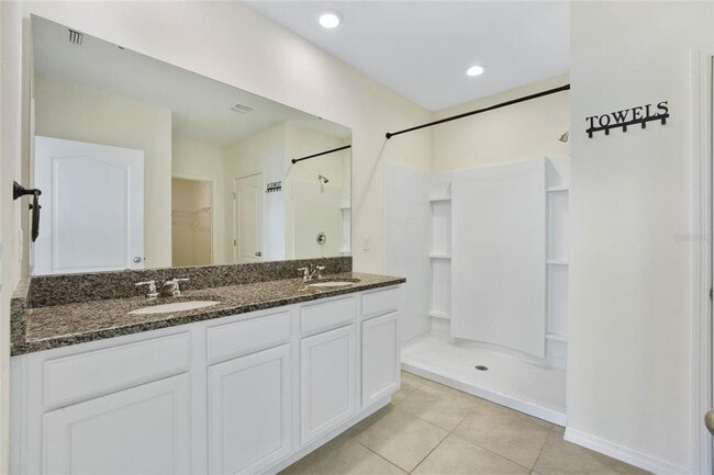 Building Photo - 652 Greymount St