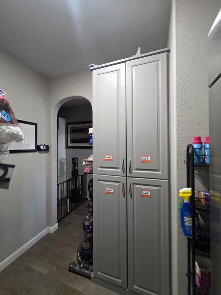 Building Photo - 9136 Grovehurst Rd