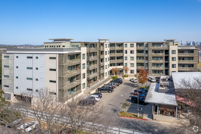 Building Photo - Greenview on Barton Creek