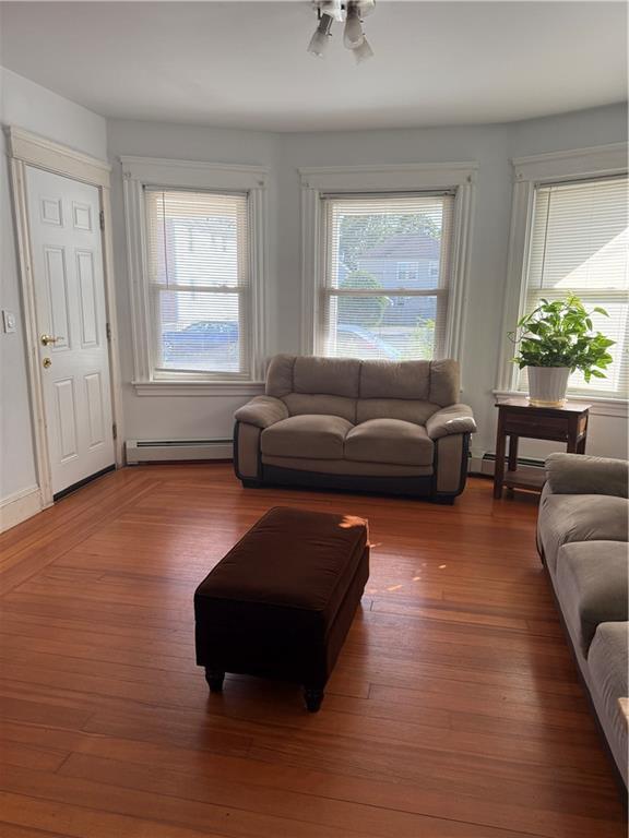 Primary Photo - 68 Robinson Ave