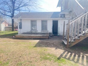 Building Photo - 2-Bedroom, 1-Bathroom Apartment in Converted Quadplex