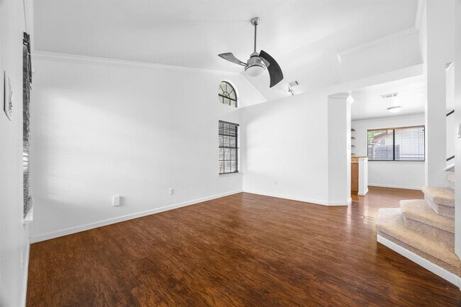 Building Photo - 12800 Meehan Dr