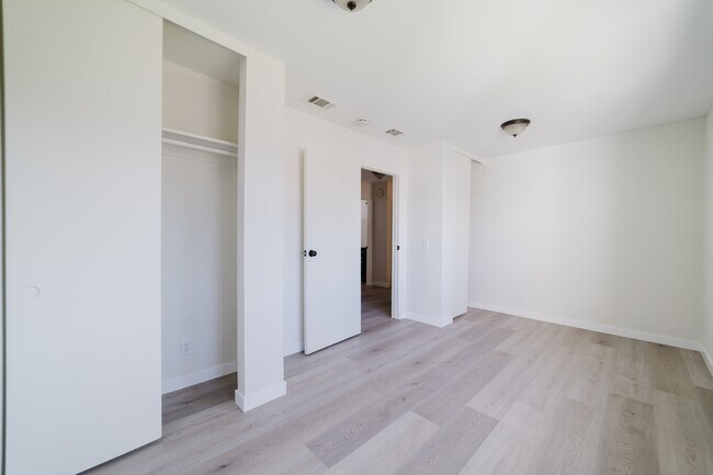 Building Photo - 4154 Baycliff Way