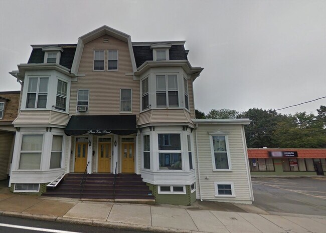 Primary Photo - 3 Elm St