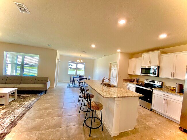Building Photo - 10789 SW Cremona Way