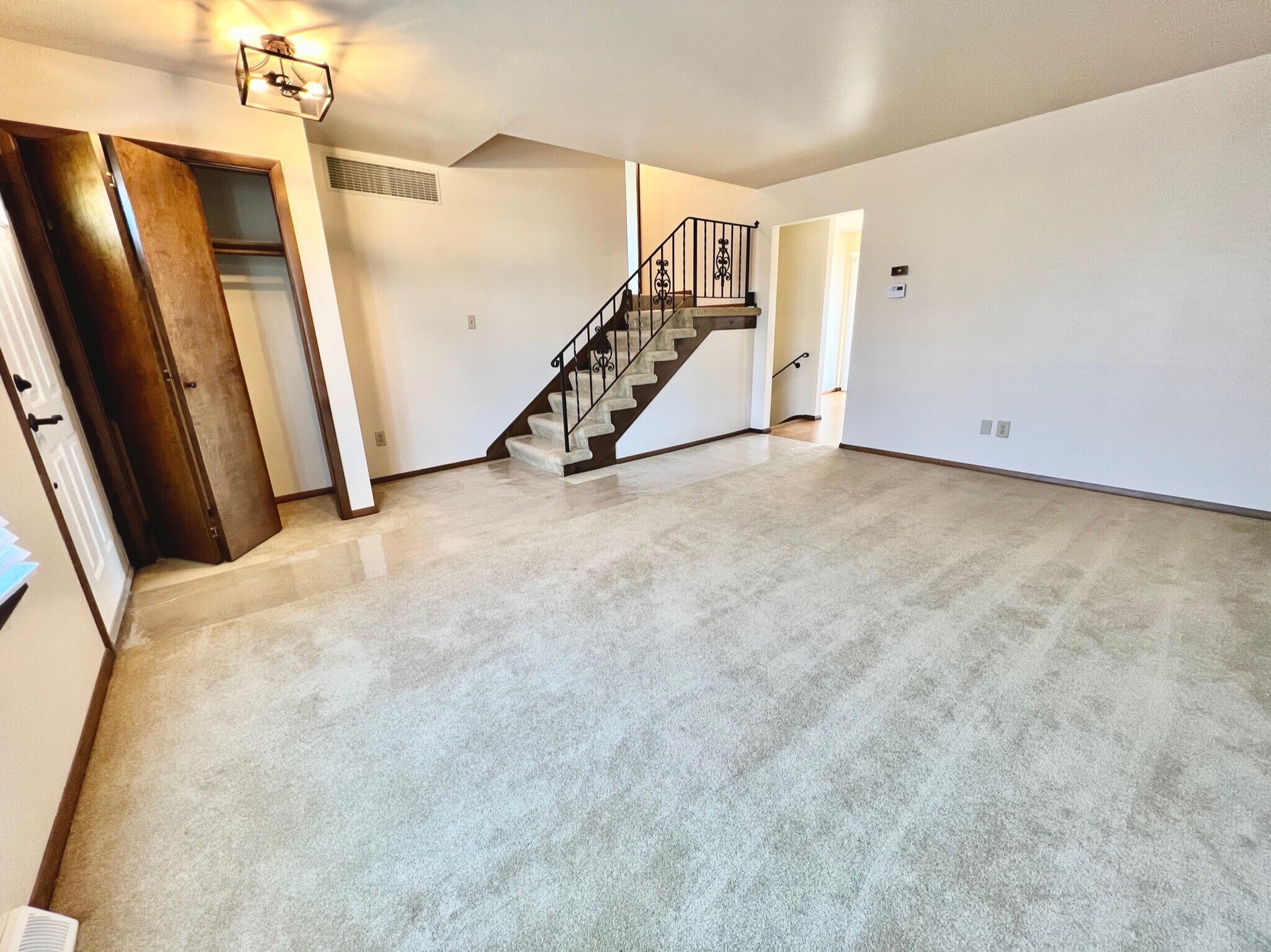 Building Photo - 205 Juniper Dr