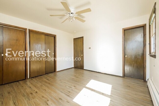 Building Photo - 4 Bed, 2.5 Bath Home with Garage / Available Soon!