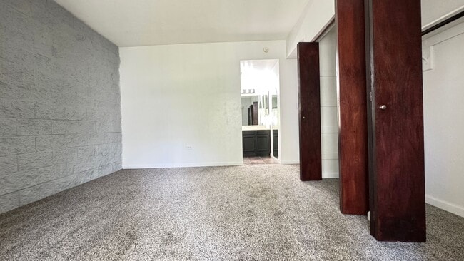 Building Photo - Eastside (Golf Links and Pantano) spacious 2nd floor 2 bed, 2 bath condo!