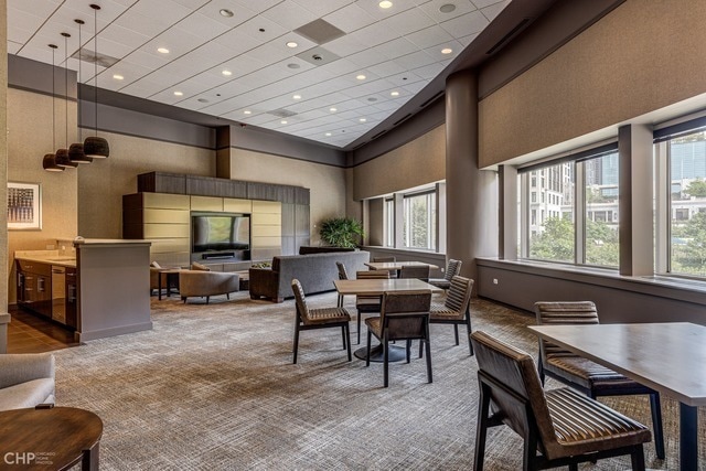 Building Photo - 505 N McClurg Ct