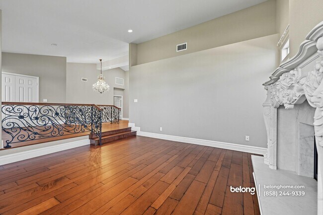 Building Photo - 4911 Amador Dr