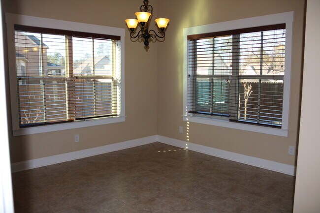 Building Photo - Executive Rental in Cypress Point S/D