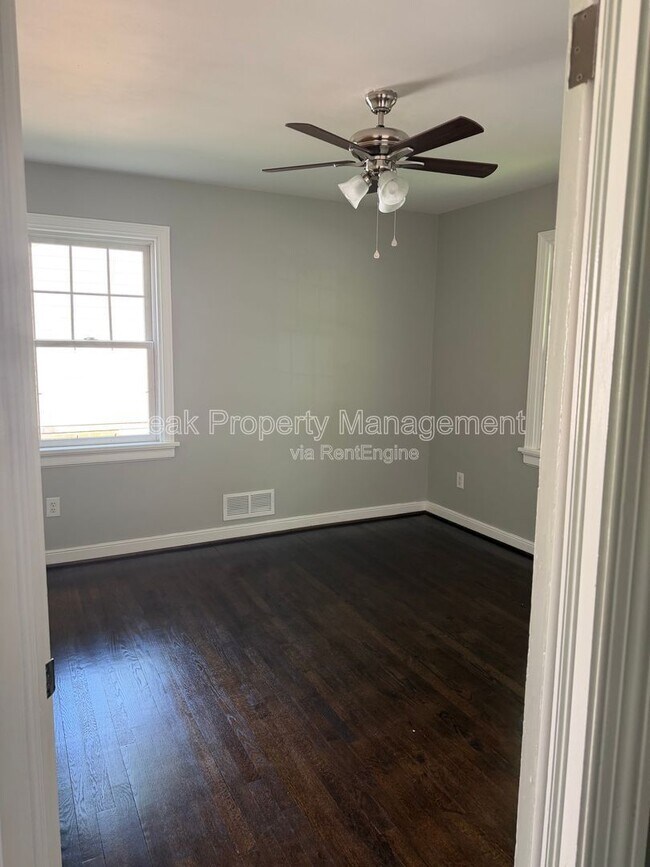 Building Photo - 9014 Weldon Dr