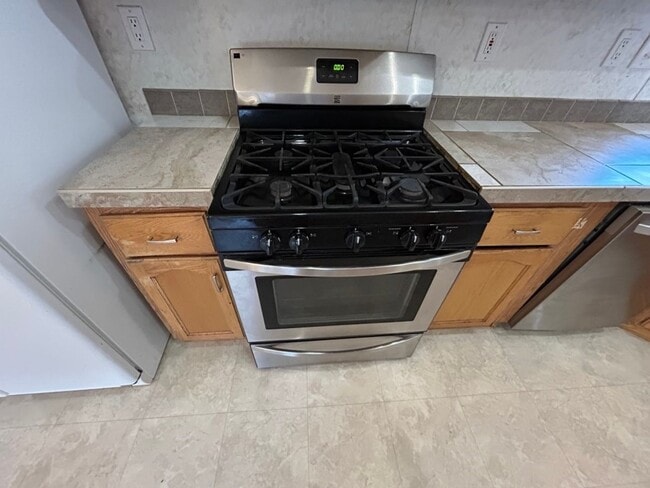 Building Photo - 3 Bedroom 2 Bath High-End Mobile Home with...