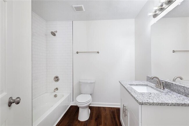 Building Photo - 330 Winding River Dr