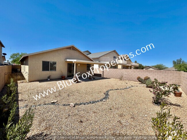 Building Photo - 2472 W Chris Oliver Way