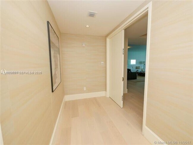 Building Photo - 10201 Collins Ave