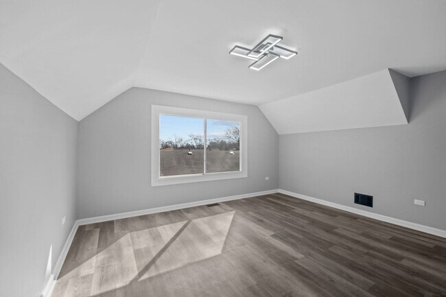 Building Photo - 513 Nathan Rd
