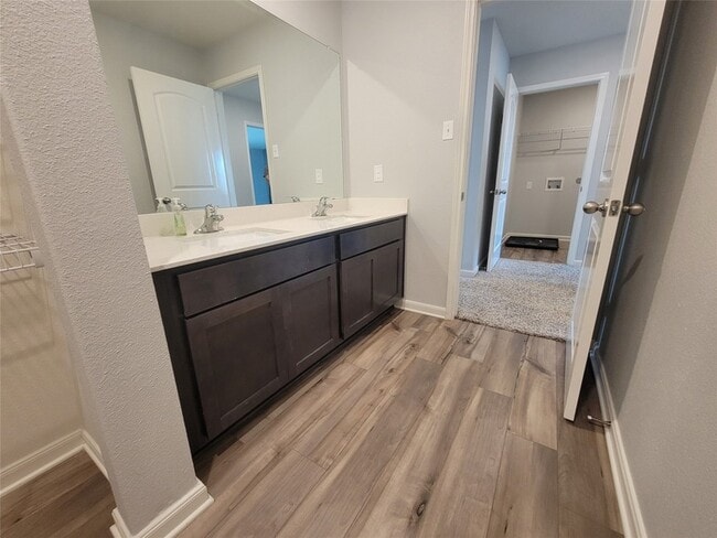 Building Photo - 3012 Villegas Wy