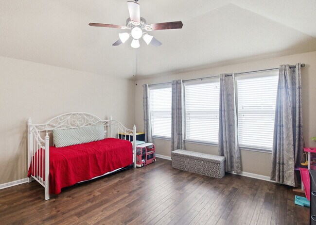 Building Photo - Dual Primary Suites, Screened Porch, and Office in Highland Grove