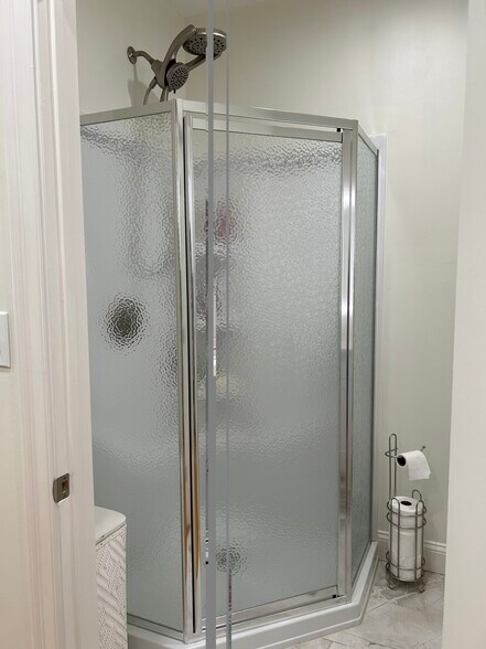 Bathroom - 90 Spruce St