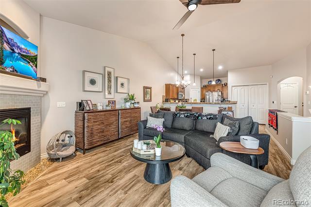 Building Photo - 358 Cliff View Dr