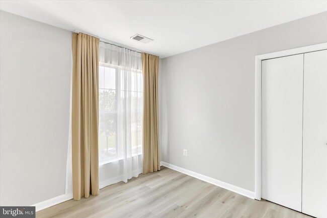 Building Photo - 9411 Royal Bonnet Terrace