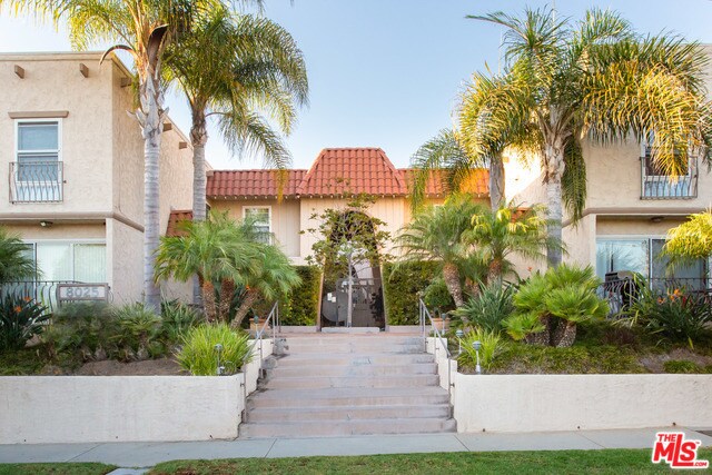 Building Photo - 8025 Redlands St