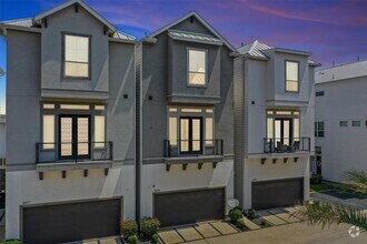 Building Photo - 5815 E Post Oak Ln