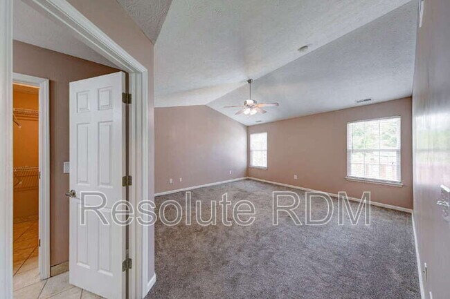 Building Photo - 2665 Foxbriar Pl