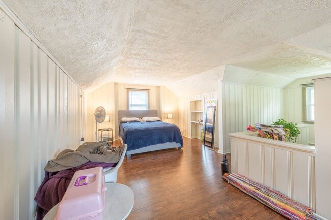 Building Photo - Lovely 3 Bedroom Home in Minneapolis