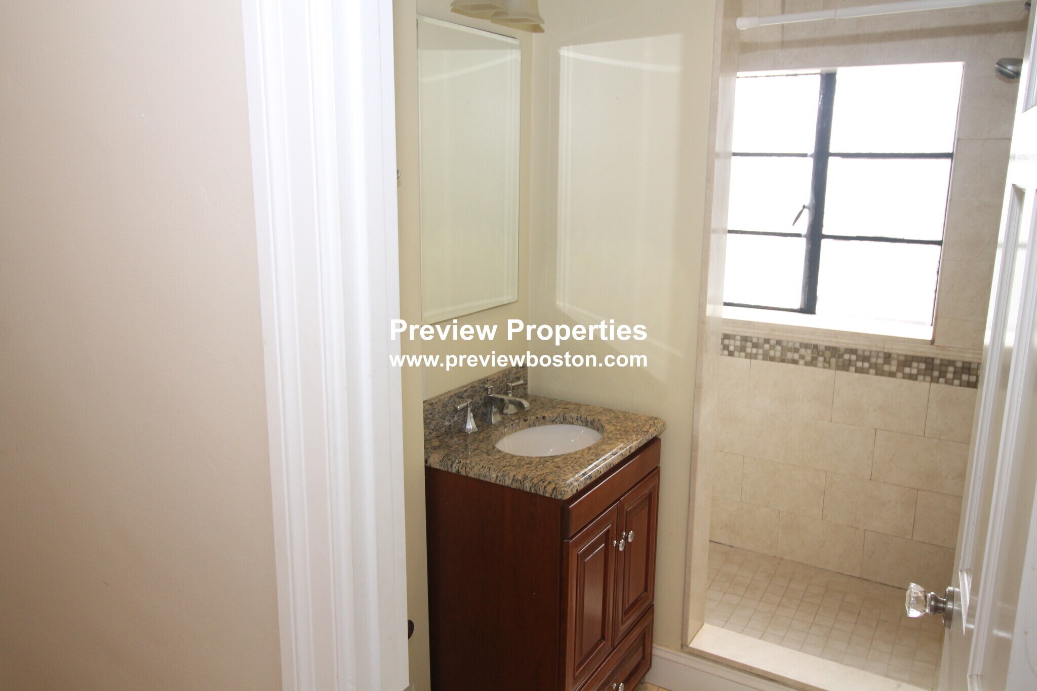 Building Photo - 97 Strathmore Rd