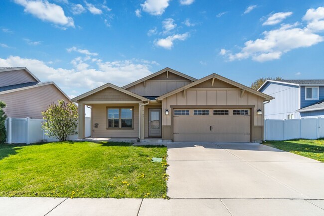 Building Photo - Charming 3 Bed, 2 Bath Home in Cheney – Op...