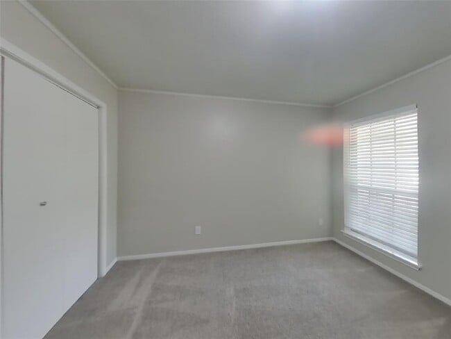 Building Photo - 4827 Casemont Dr