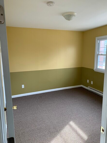 Building Photo - 40 Donna Dr
