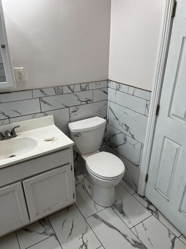 Building Photo - 10408 McNerney Ave