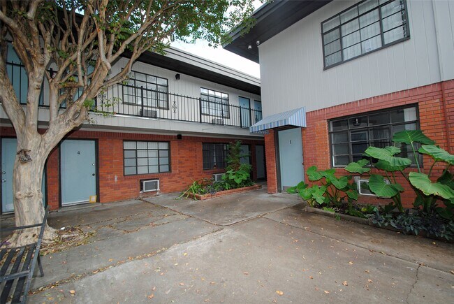 Building Photo - 2501 Yoakum Blvd